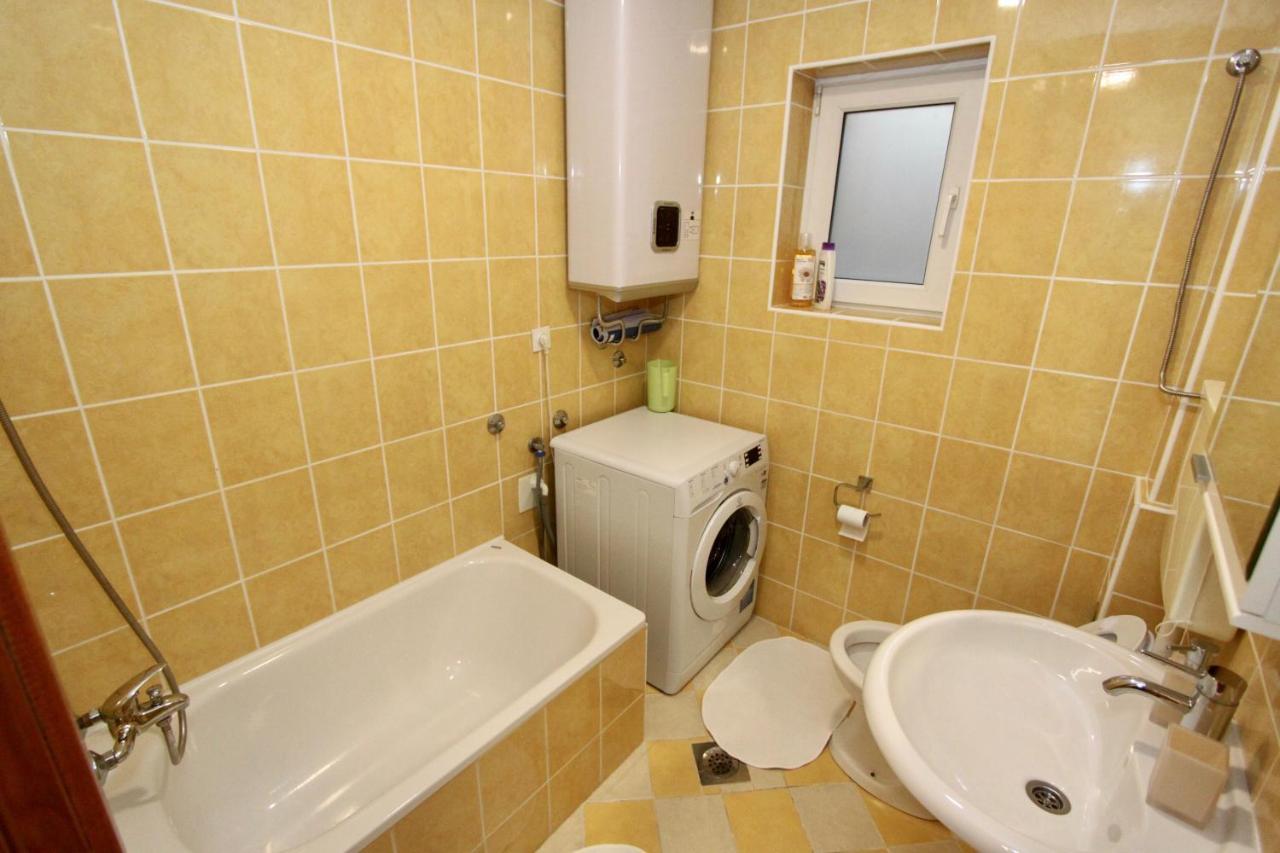 Cozy Apartments In Belgrade, Cukarica, Zeleznik, Free Parking And Wifi Exterior photo